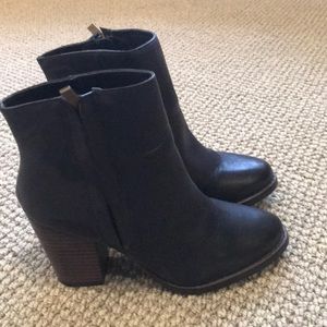 Black heeled boots! Size 7